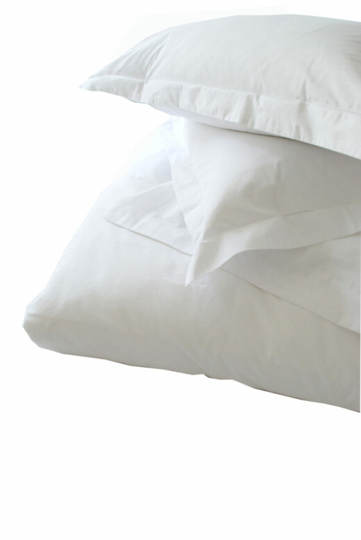 200 Thread Count 50/50 Polycotton Oxford Pillowcase - White Standard & King Size 1
