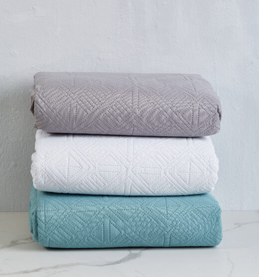 Microfibre Embossed Quilt with Pillowcases 3
