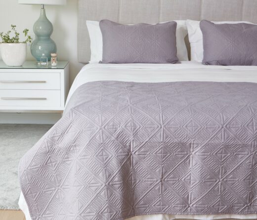 Microfibre Embossed Quilt with Pillowcases 1