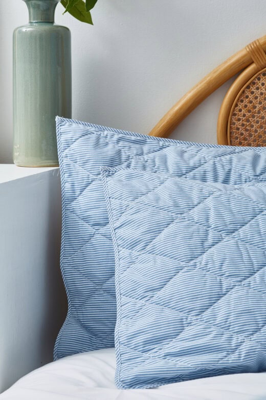 Pinstripe Quilted Quilt with matching Pillowcases