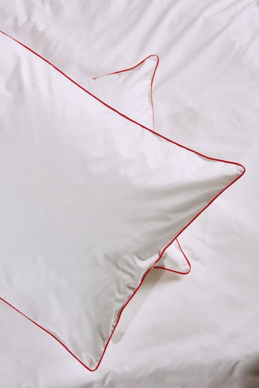 White 100% Cotton 200T Pillowcases with Red Piping 4 White 100% Cotton 200T Pillowcases with Red Piping