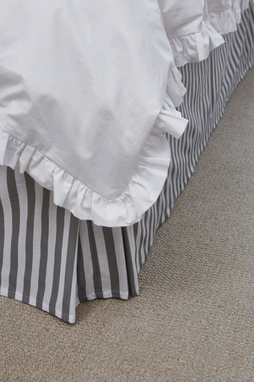 White Frilled Duvet Cover Set - 200 Thread Count 5 White Frilled Duvet Cover Set - 200 Thread Count